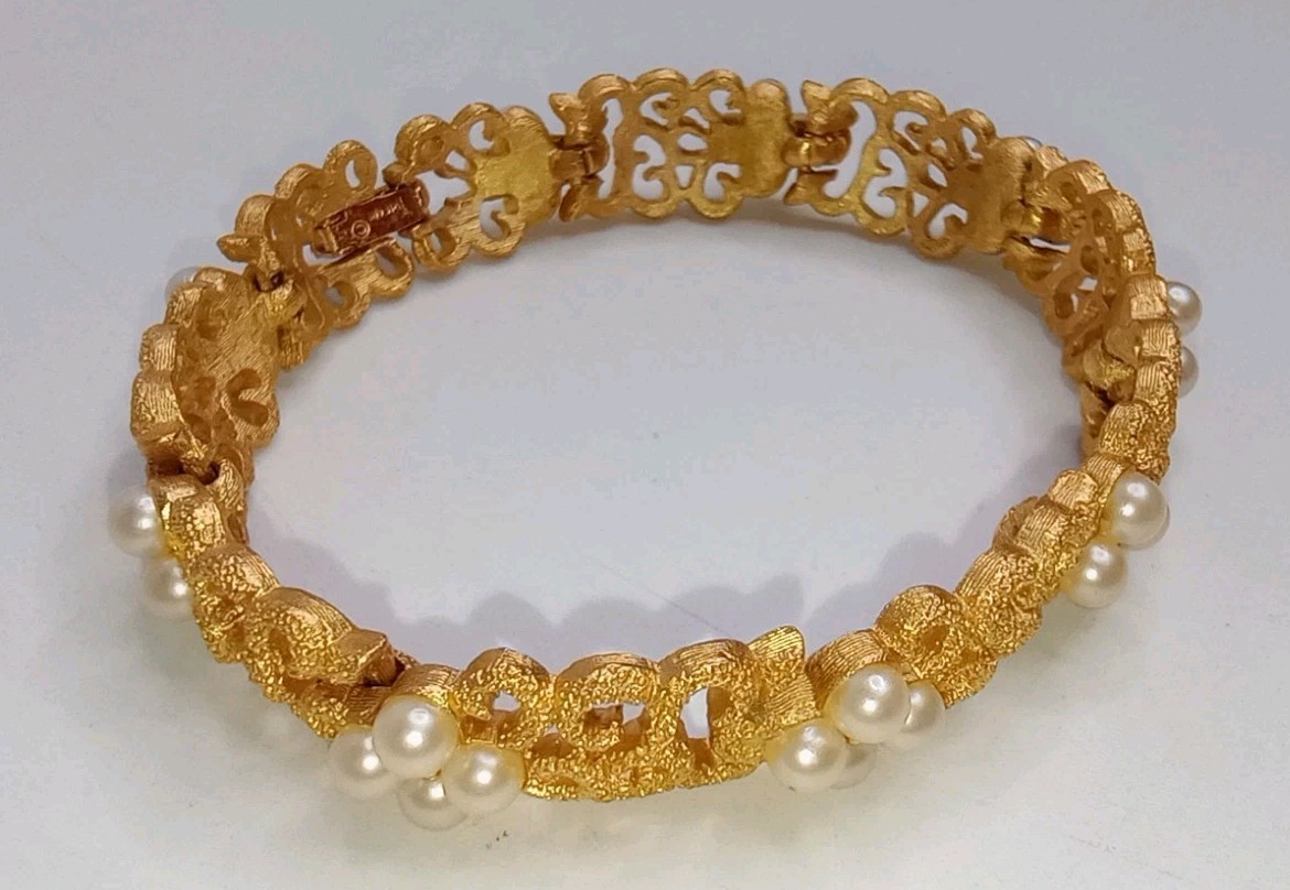 Vintage Signed TRIFARI Crown Goldtone Faux Pearls 7 1/4" Hinged Bracelet gallery