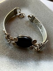 Vintage Etched Silvertone Curved Link w Center Oval Black Onyx Stone & Curlicue