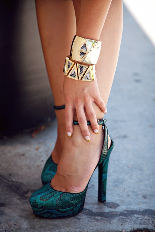 Roman Luxe x Karla Deras 14k Gold-Plated Python Triangle Toggle Bracelet $100 NW gallery