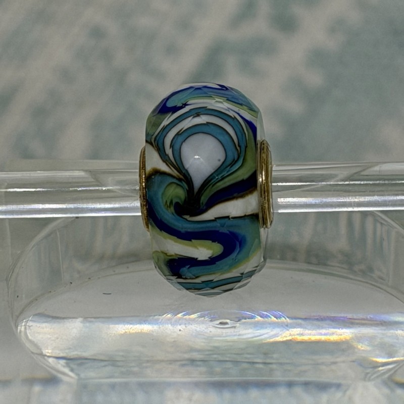 Authentic Trollbeads Ocean Oysters TGLBE-30130, New LE People's Uniques 2023 gallery