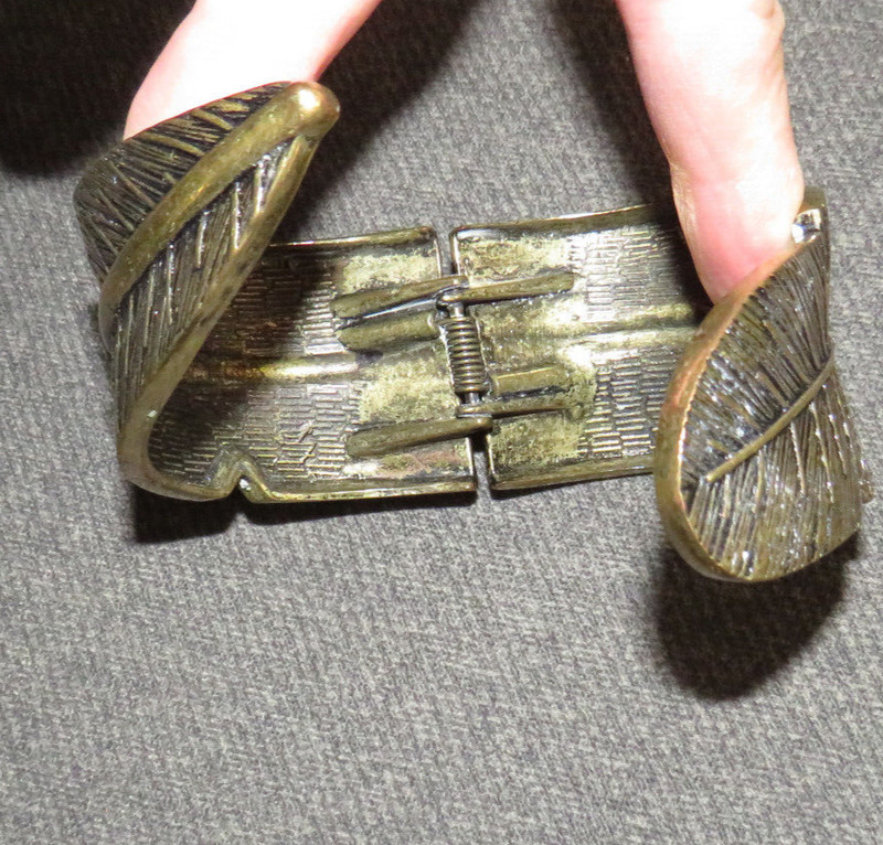 Antiqued Brass Look Feather Hinged Cuff Bracelet gallery