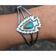 Native American Handmade Bracelet Arrowhead Signed Navajo Artist size 6.75 ***