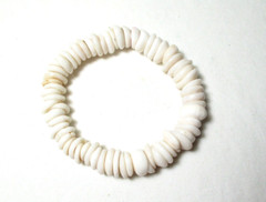 Vintage Puka Shell Bracelet Stretch 60 Grams 9 ” A5