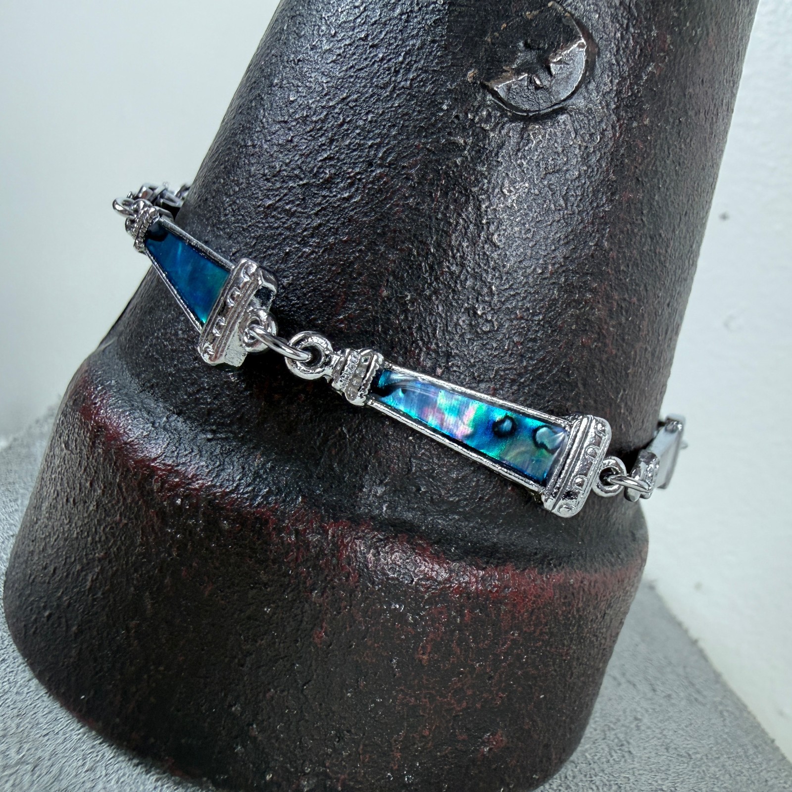SJ Blue Abalone Shell Silver Tone Bracelet 7.25" gallery