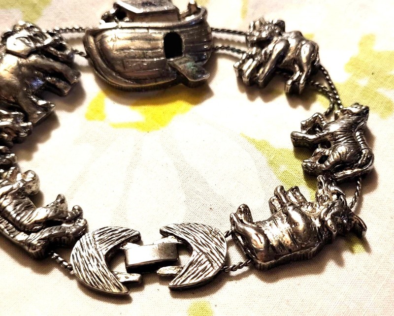 Vintage Noahs Ark charm bracelet silver tone gallery