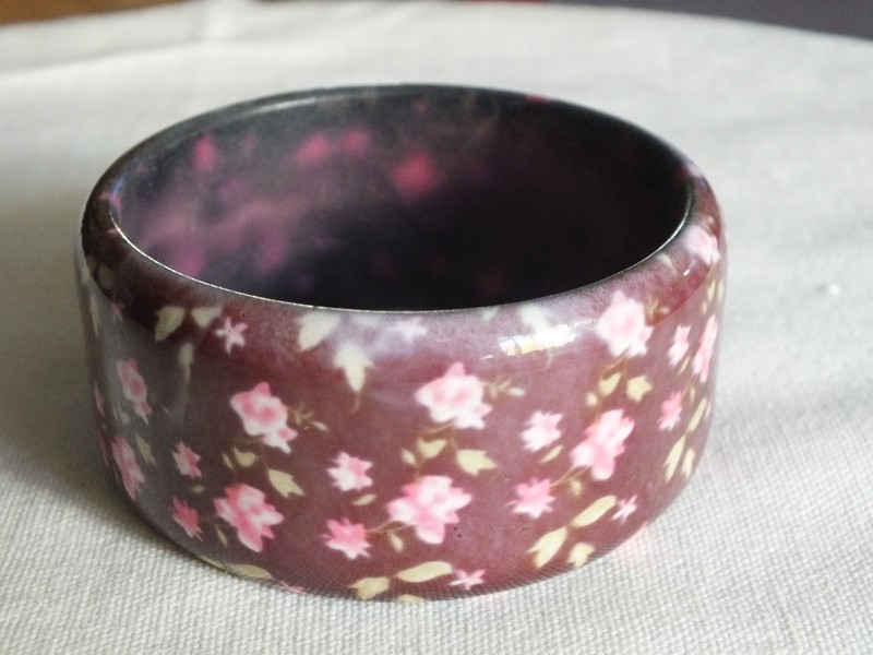 Beautiful Bangle Bracelet Plum Pink Flowers 1 3/8" Wide x 2 5/8" Across NICE gallery