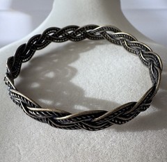 Celtic Braided Crown Wreath Bracelet 7 Inch Bangle Jewelry EUC