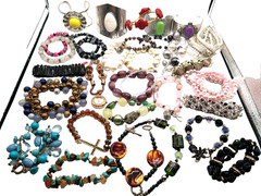 Ladies Bracelet Lot 32 Pieces -Glass Beads Crosses Pearls Mixed Jewelry 2.5lbs