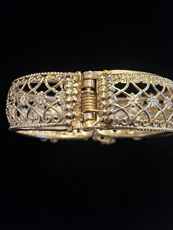 VTG Multicolor Crystal Rhinestone Peacock Flower Bangle Hinged Cuff Gold 2.25” gallery