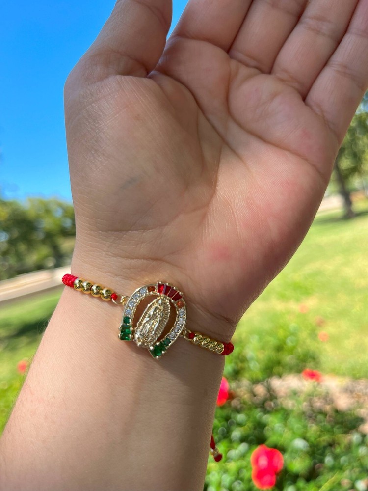 Pulsera de Hilo Rojo y Oro Laminado 14 k Virgen María de Guadalupe, Religion