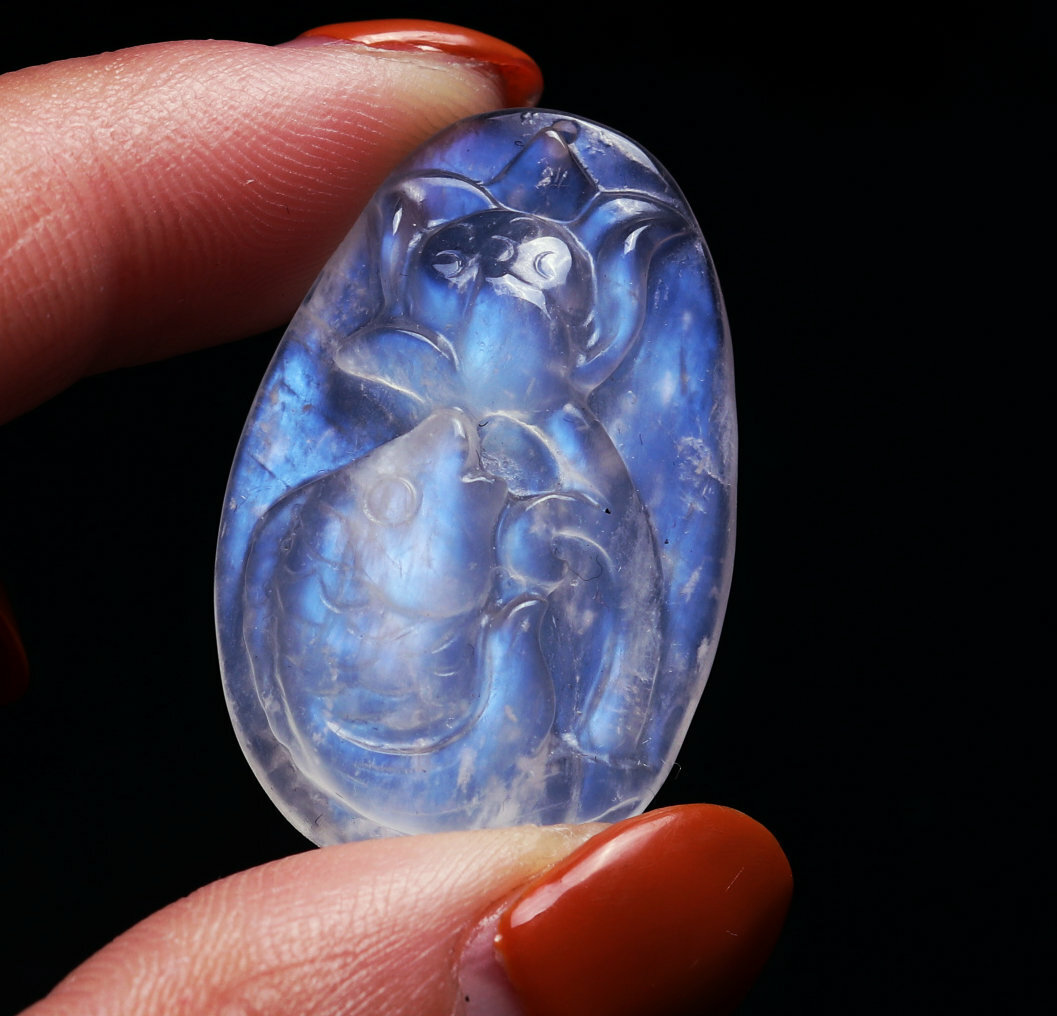 33.5*21.5*8.5mm Natural Blue Light Moonstone Crystal Clear Carving Pendant 4 gallery