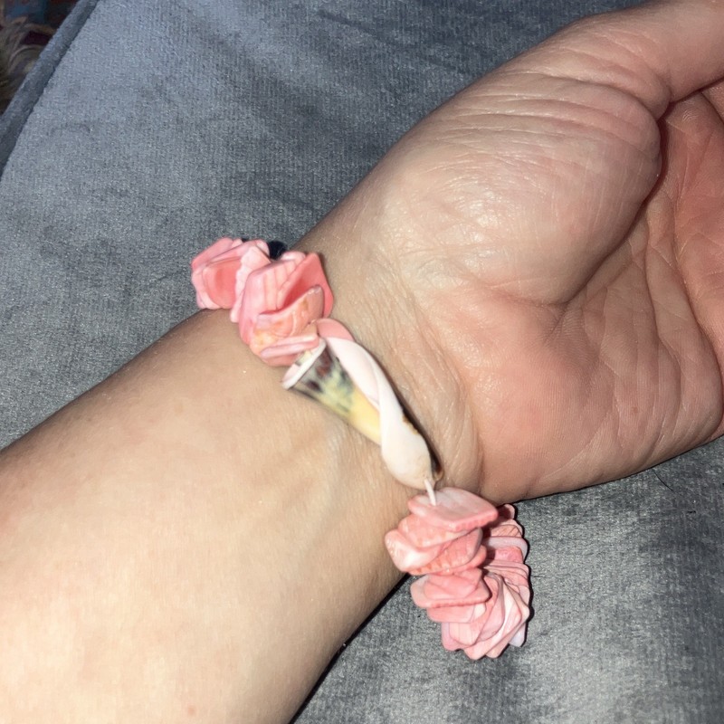 Pink & White Shell Chip Bead Stretch Bracelet, Beaded Beach Theme Jewelry gallery