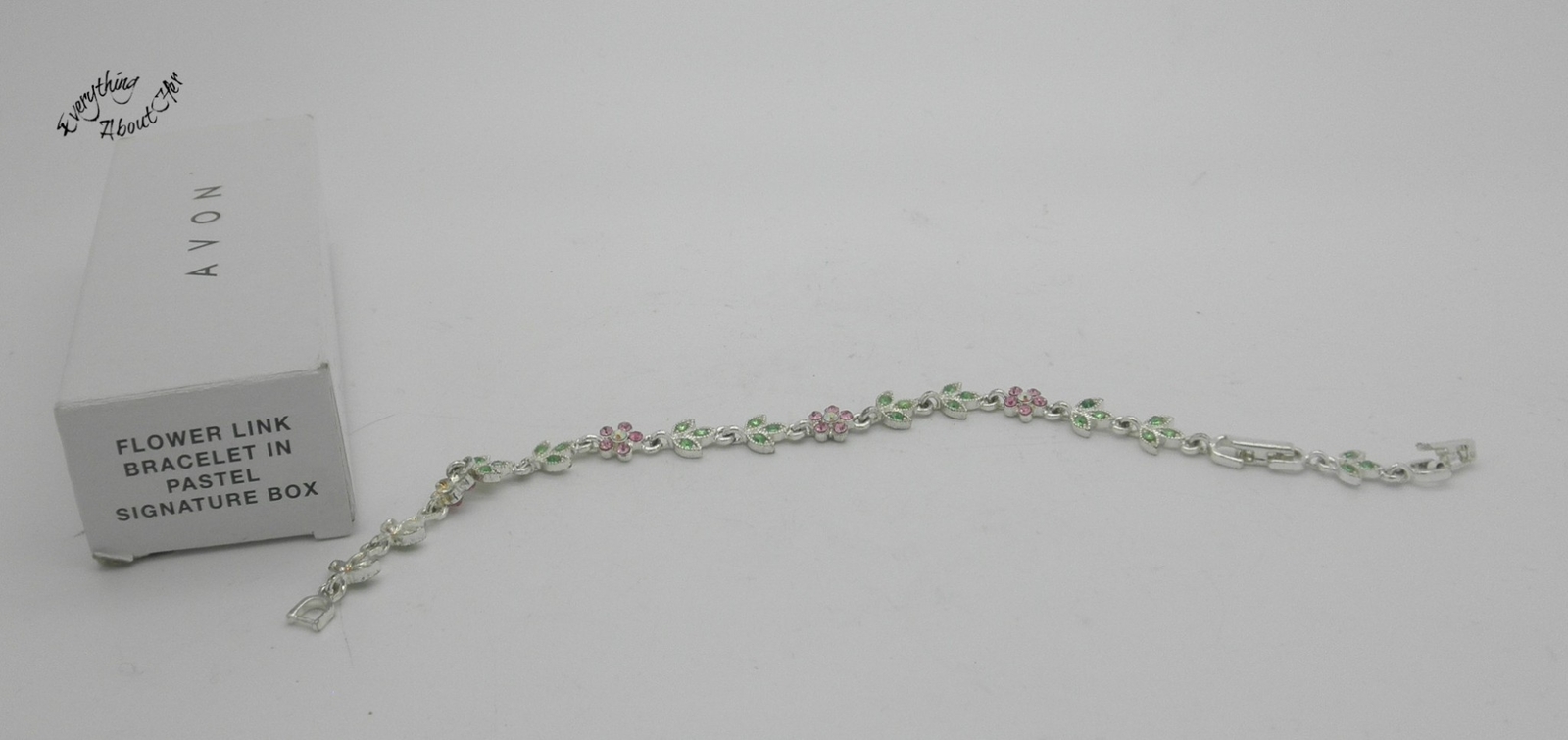 AVON Flower Link Bracelet in Pastel Signature Box gallery