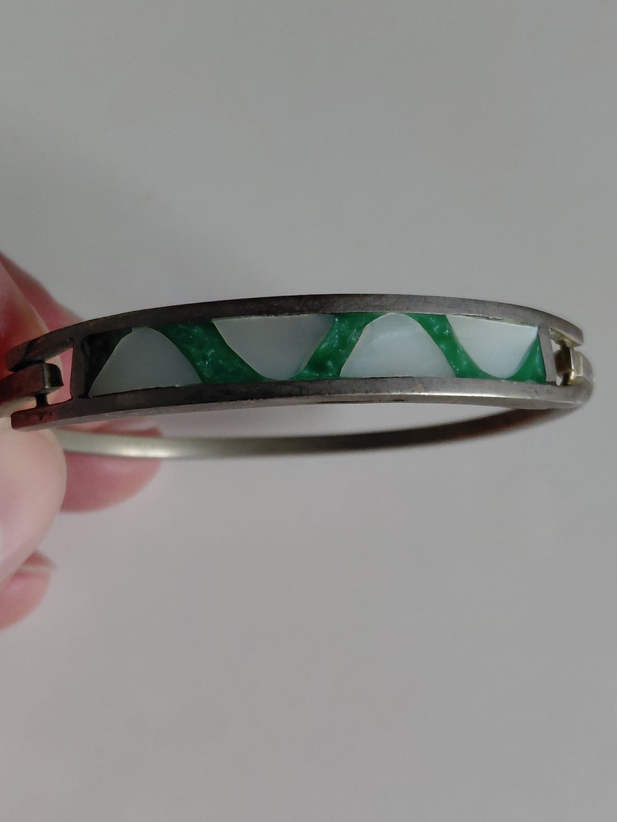 Silver-Tone Metal Hinged Bangle Bracelet w/ Green & White Inlay gallery