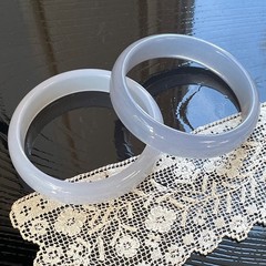 Set of 2 – 2 -5/8 Gray Duo Tone Acrylic Lucite 3/4″ W Bangle Bracelets