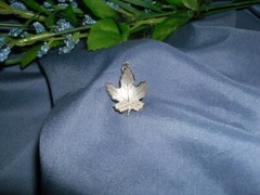 MAPLE LEAF CANADA Sterling Silver Charm Pendant. Beautiful cutwork!