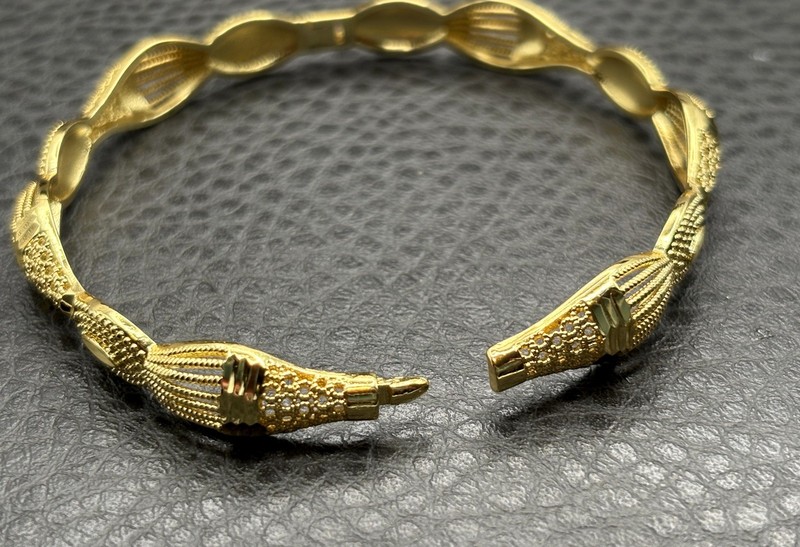 Ornate Gold Plated Textured Bangle Bracelet Stackable 7” gallery