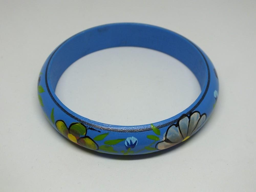 Beautiful Bangle Bracelet Plastic Painted Flowers 1/2" Wide x 2 5/8" Across ID