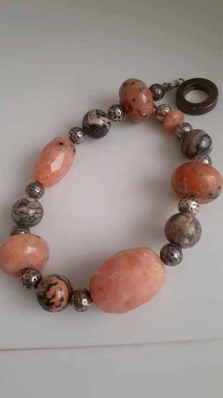 Rhodonite Pink Gemstone Chunky Silvertone Bead Bracelet. 9 In. gallery