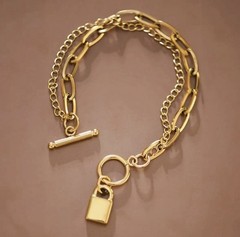 Gold Tone Oval Link Chain Bracelet w/ Toggle Clasp Padlock Dangle Charm