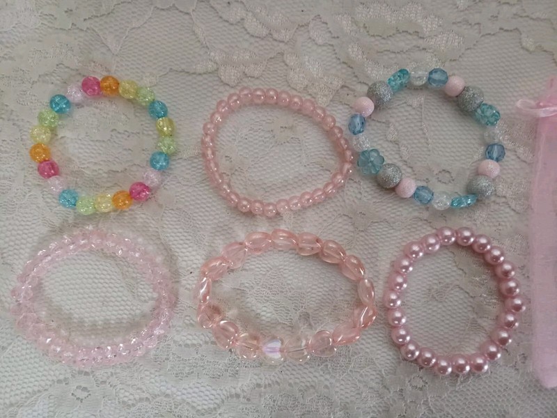 GIRLS 6 Ct ELASTIC PLASTIC BEADED BRACELETS BEAUTIFUL COLORS PARTY GIFTS FAVORS gallery
