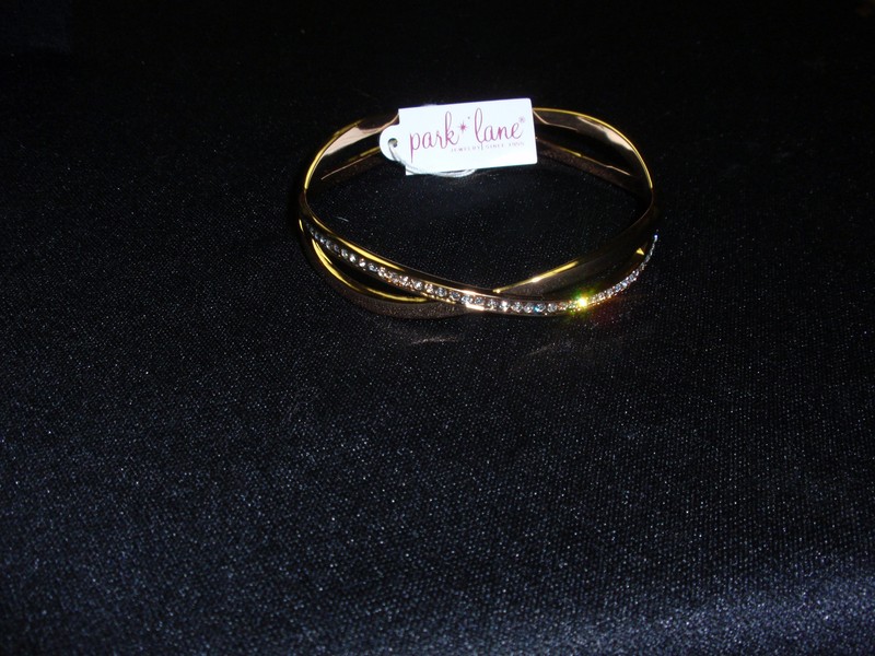 Park Lane Jewelry, "BLURRED LINES" Bracelet, Austrian crystals, Goldtone NEW! gallery