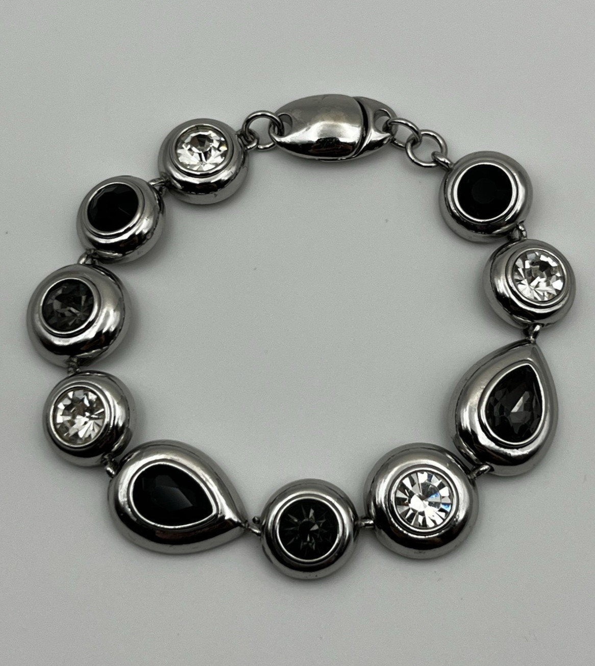 Silver Tone Black & Clear Rhinestone Teardrop Round Link Station Bracelet 7.5" gallery