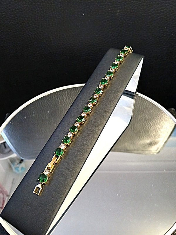 Emerald Green Bracelet With Arificial Diamonds,Band In A Gold Setting,Present gallery