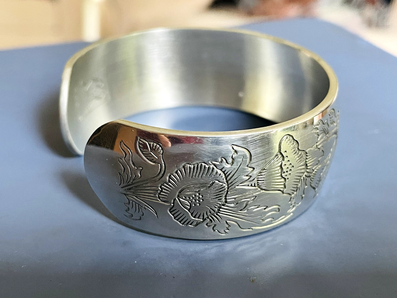 KIRK Pewter Flower Of The Month Bracelet Bangle jewelry Floral "Poppy" Sz Small gallery