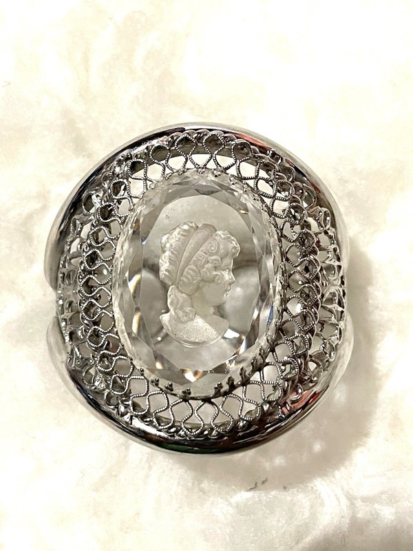 WHITING & DAVIS Cameo Bracelet Clear Intaglio Hinged Clamper Silvertone Large gallery