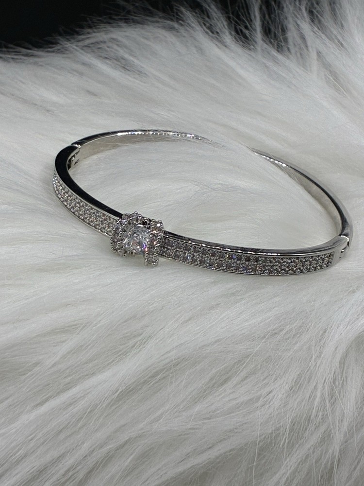 Twist Closed Hinged Bangle Bracelet Open STAINLESS Jewelry NEW Fancy Elegant