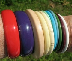 MIXED LOT of 11 Plastic Lucite BANGLE BRACELETS Red Purple White Green Blue