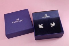 Swarovski pearl swan earrings