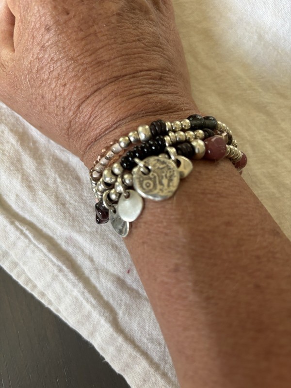 UNOde50 Multi-Strand Beaded Charm Bracelet, Silver Tone Metal Stone, Pink/Black gallery