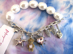 BETSEY JOHNSON Pink & Pearl Teddy Bear Teddy Charm Stretchable Bracelet NWT