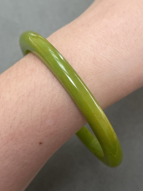 Art Deco Green Bakelite Bangle gallery
