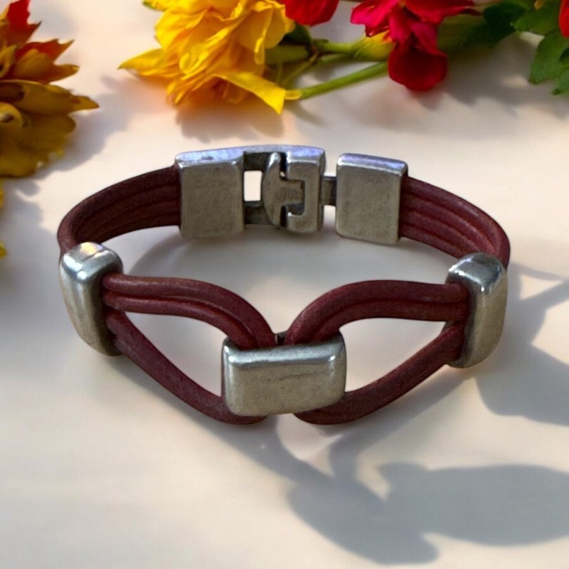UnoDe50 Silver Plated Red Leather Square Buckle Infinity Pretty Bracelets gallery