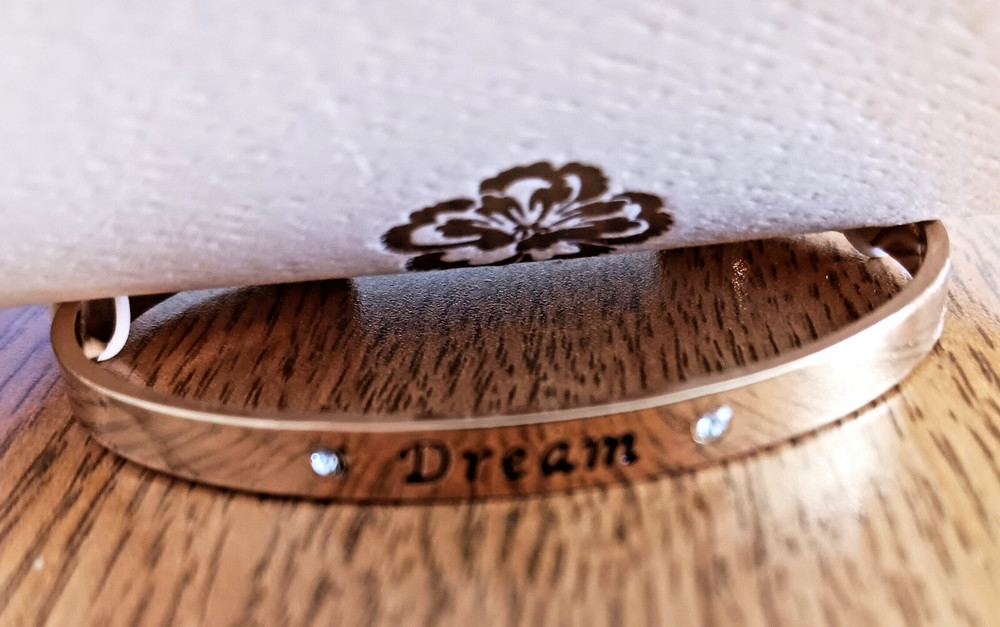 NEW GOLD TONE CUFF DREAM BRACELET WITH RHINESTONES FREE SHIPPING