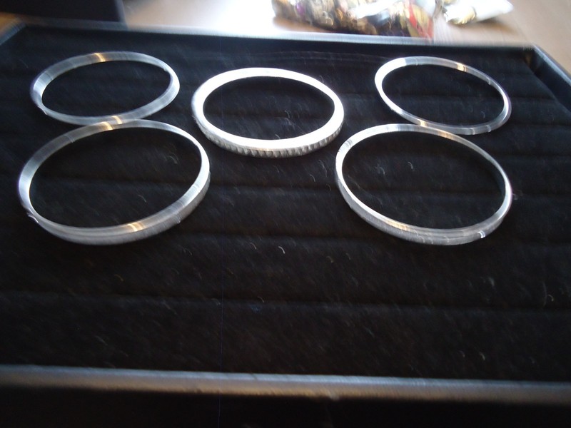 NWOT Set of 5 Shiny Stackable Bangle Bracelets Glitter - Smooth - Clear Rhinesto gallery