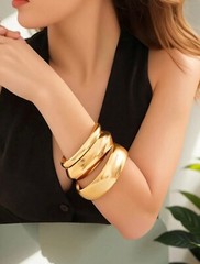3 pc set Shein goldtone bracelet SJ2406227287117182 bangle bracelets