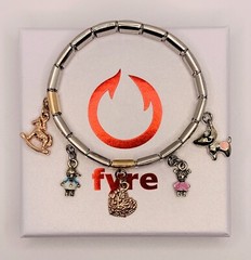 FYRE Band The Family 5 Charm Stainless Steel Adjust 0-23cm Bracelet RRP A$66.00