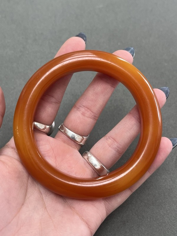 Art Deco Butterscotch Bakelite Bangle gallery