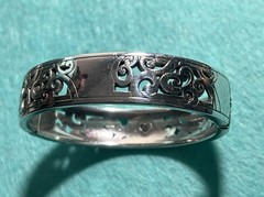 Brighton MINGLE Silverplated Scroll Etched Hinged Oval Bracelet + Storage Bag