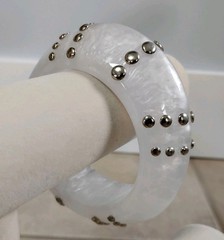 Frosty White Oblong New Studded Bangle Bracelet Sz 8 Asymmetrical Chunky