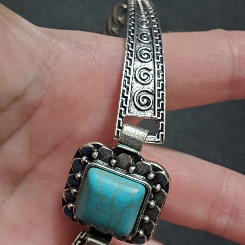 Silver tone blue semiprecious stone bracelet 6-8" gallery