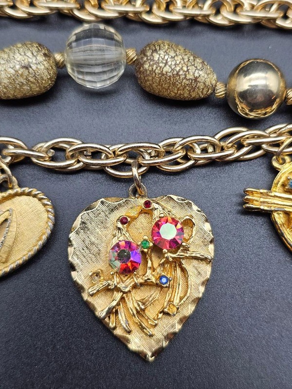 VINTAGE 1950S BREATHTAKING CORO CHARM BRACELET LARGE HEAVY CHARMS RHINESTONES gallery