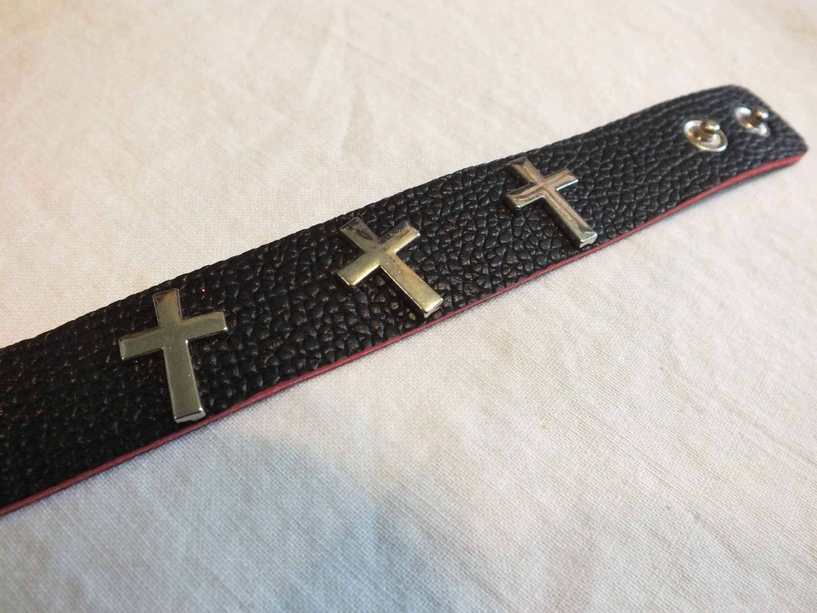 Beautiful Clasp Bracelet Silver Tone Crosses 7/8 Wide 7 1/2 to 8 1/4 Long UNIQUE gallery