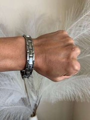 Titanium Magnetic Bracelet men women Arthritis Pain Relief Energy Stress Power X