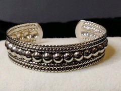 Beautiful Cuff Bracelet Silver Tone Textured 5/8″ Wide x 2.5″ Across Stud BOHO