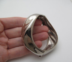 Vintage Silver Tone Solid Heavy Wide Wave Curve Hinge .95 In Cuff Bracelet